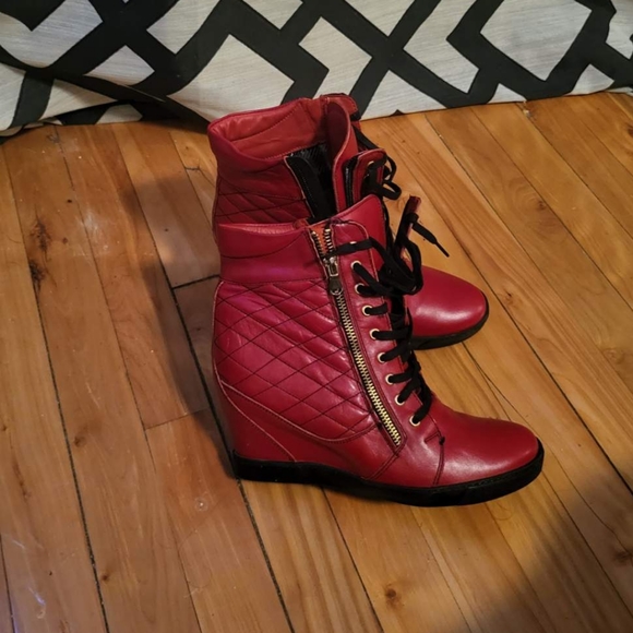 Red Shoes - Picture 2 of 4